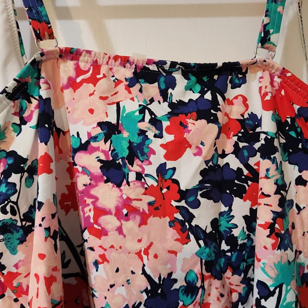 Women's Lands' End Floral Tankini Top, Size 12(Medium) - Picture 7 of 11